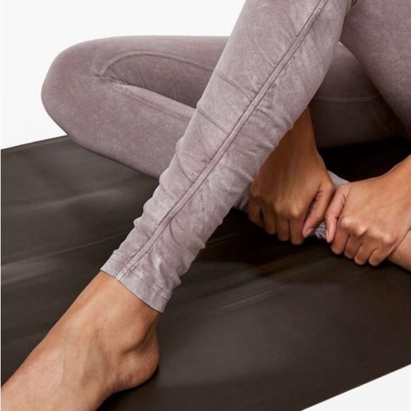 Lululemon Inner Glow Ruched High Rise Legging 10 - Picture 2 of 8